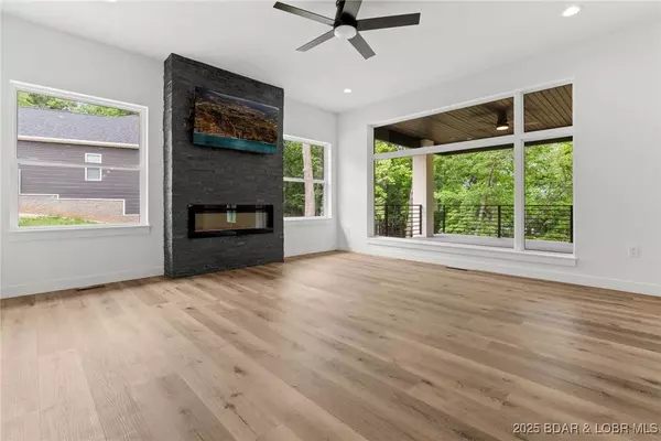 1002 Grand Point BLVD, Sunrise Beach, MO 65079