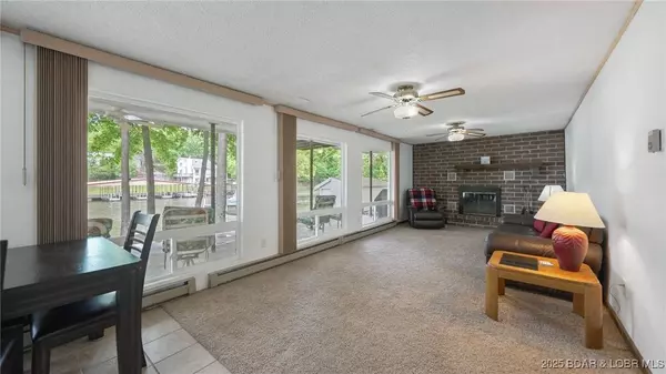 47 Dixie LN, Sunrise Beach, MO 65079