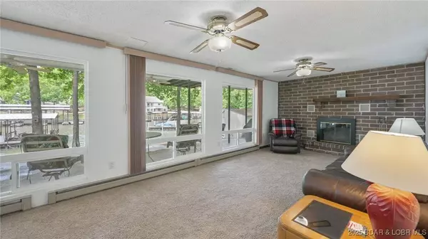 47 Dixie LN, Sunrise Beach, MO 65079