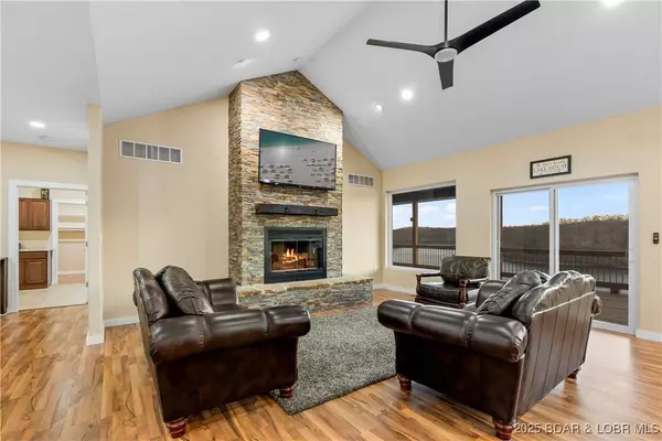 1591 Matson LN, Linn Creek, MO 65052