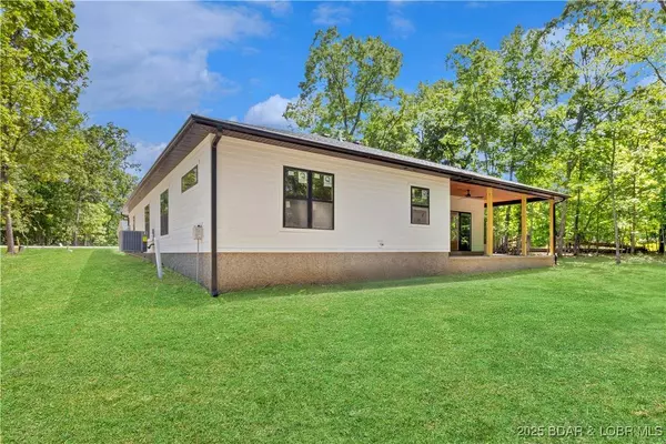 535 Grand Point BLVD, Sunrise Beach, MO 65079