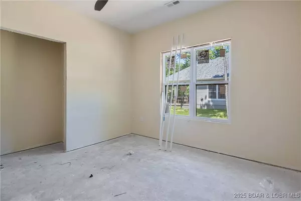 535 Grand Point BLVD, Sunrise Beach, MO 65079