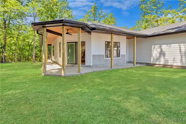 535 Grand Point BLVD, Sunrise Beach, MO 65079