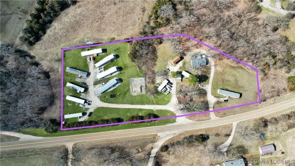 Country Living Hwy 52, Eldon, MO 65026