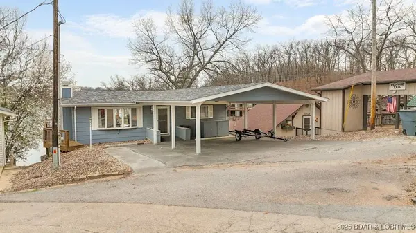 88 Hendrix Haven DR, Sunrise Beach, MO 65079