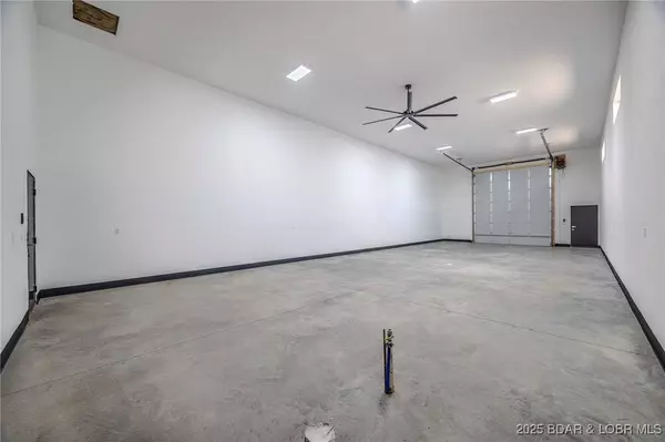 163 Hwy 135 #1, Laurie, MO 65037