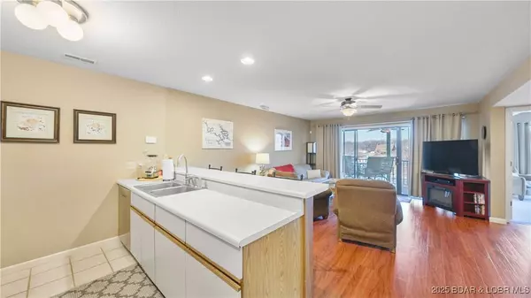 713 Indian Pointe #713, Osage Beach, MO 65065