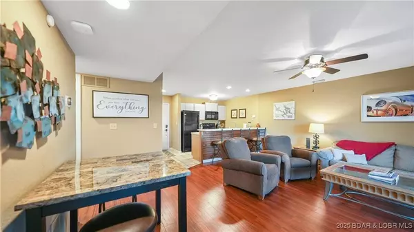 713 Indian Pointe #713, Osage Beach, MO 65065