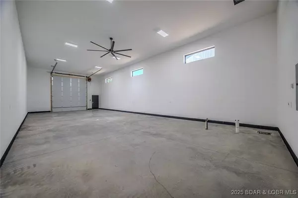 163 Hwy 135 #1, Laurie, MO 65037