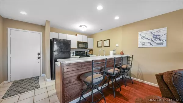 713 Indian Pointe #713, Osage Beach, MO 65065