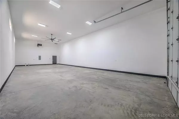 163 Hwy 135 #1, Laurie, MO 65037