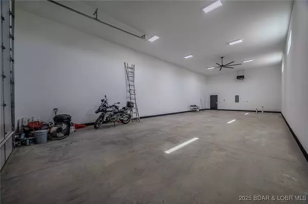 163 Hwy 135 #2, Laurie, MO 65037