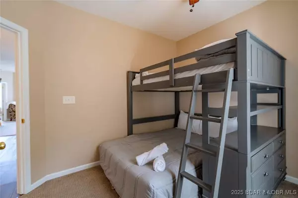 275 Flynn RD #105, Lake Ozark, MO 65049