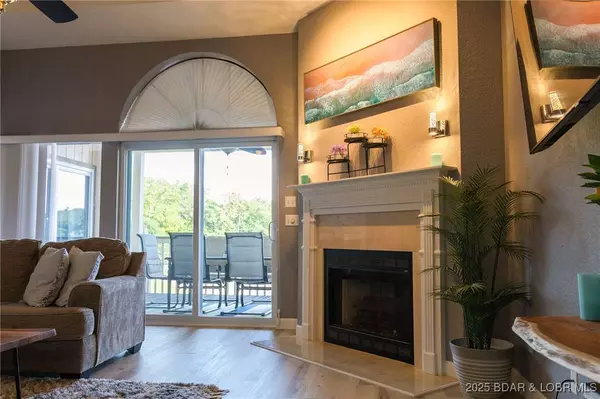 46 Aqua Fin DR #4A, Lake Ozark, MO 65049