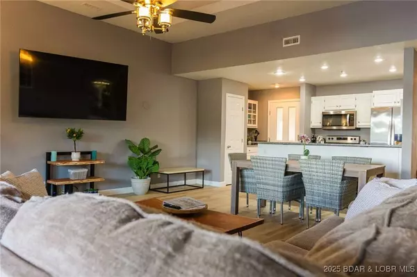 46 Aqua Fin DR #4A, Lake Ozark, MO 65049