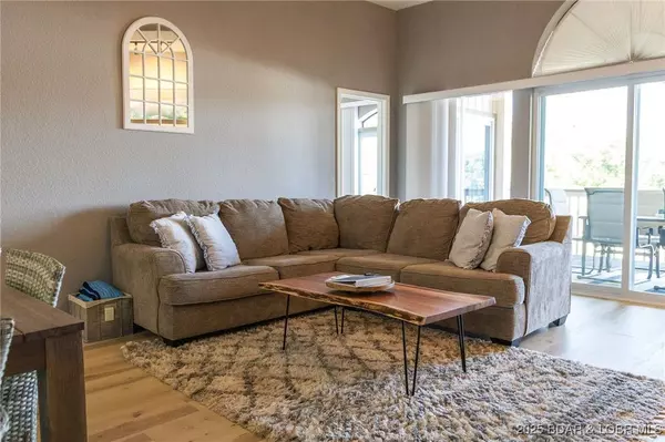 46 Aqua Fin DR #4A, Lake Ozark, MO 65049