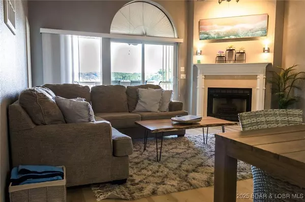 46 Aqua Fin DR #4A, Lake Ozark, MO 65049