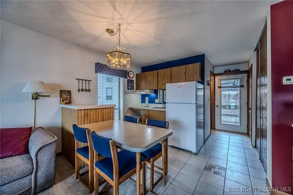 28 Hawk Harbor LN #2D, Lake Ozark, MO 65049