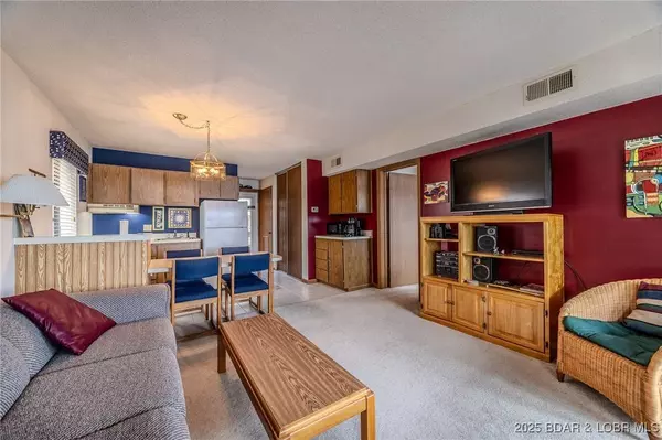 28 Hawk Harbor LN #2D, Lake Ozark, MO 65049