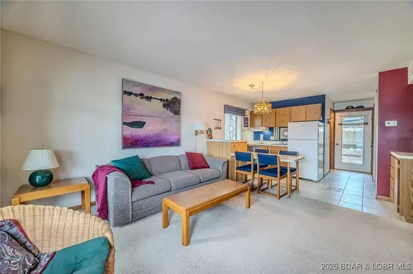 28 Hawk Harbor LN #2D, Lake Ozark, MO 65049