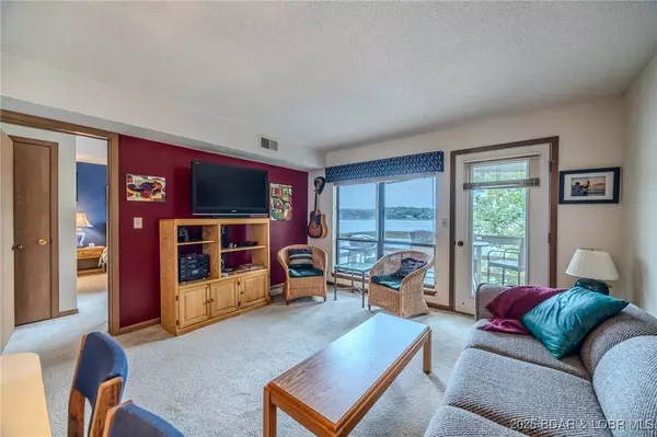 28 Hawk Harbor LN #2D, Lake Ozark, MO 65049