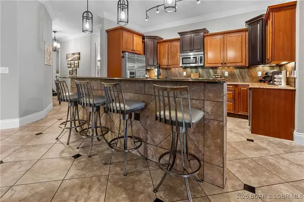 1184 Jeffries RD #415, Osage Beach, MO 65065