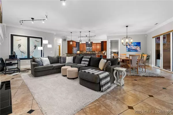 1184 Jeffries RD #415, Osage Beach, MO 65065