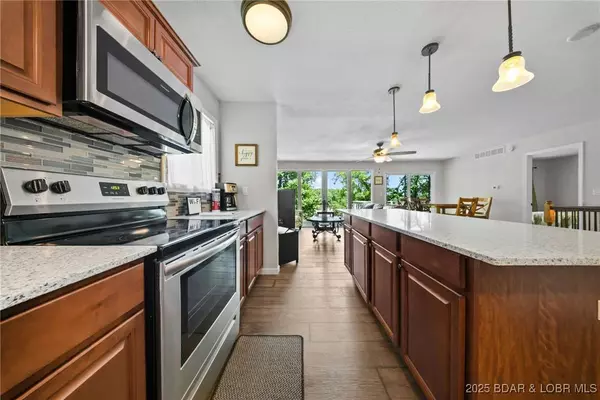 806 Malibu RD, Osage Beach, MO 65065