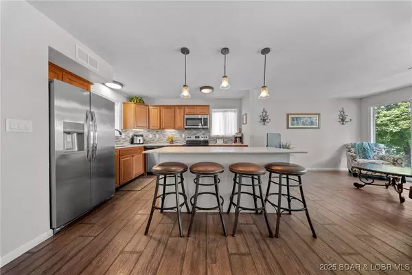 806 Malibu RD, Osage Beach, MO 65065