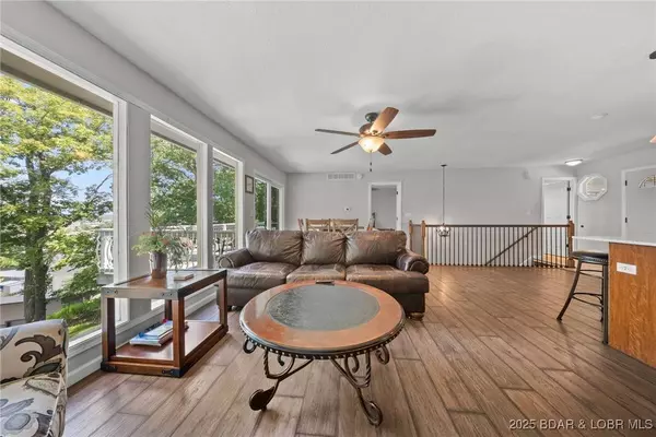 806 Malibu RD, Osage Beach, MO 65065