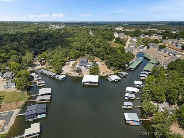 806 Malibu RD, Osage Beach, MO 65065