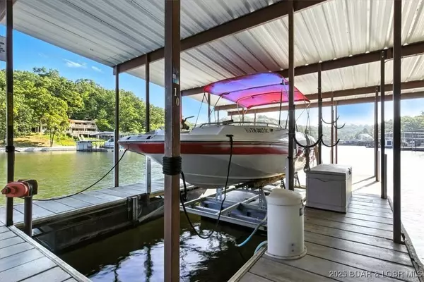 524 Indian Pointe DR #524, Osage Beach, MO 65065