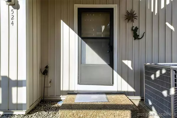 524 Indian Pointe DR #524, Osage Beach, MO 65065