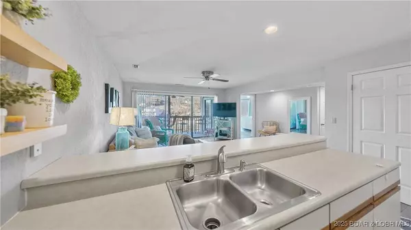 233 Indian Pointe #233, Osage Beach, MO 65065