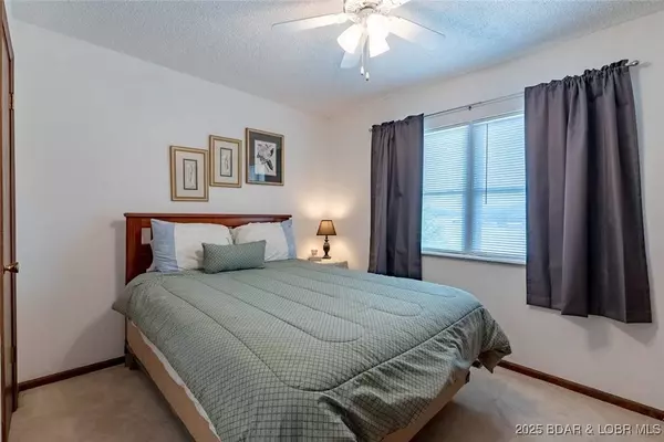 942 Pleasant Valley DR, Roach, MO 65787