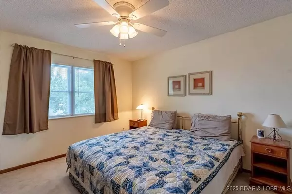 942 Pleasant Valley DR, Roach, MO 65787