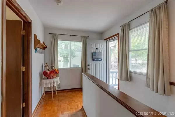 942 Pleasant Valley DR, Roach, MO 65787