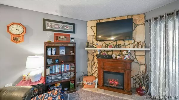 5112 Osage Beach Pkwy #111 & 121, Osage Beach, MO 65065