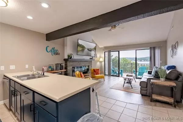 40 Robinwood DR #3A, Lake Ozark, MO 65049