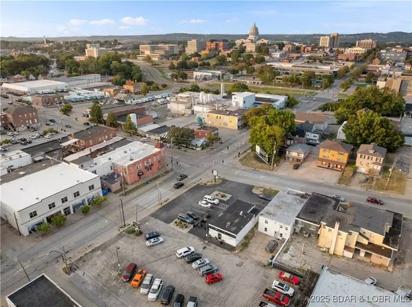 701 Madison ST, Jefferson City, MO 65101.2