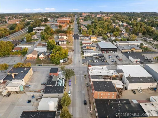 701 Madison ST, Jefferson City, MO 65101.2