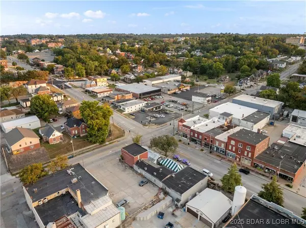 701 Madison ST, Jefferson City, MO 65101.2