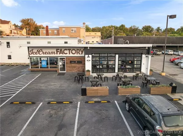 701 Madison ST, Jefferson City, MO 65101.2