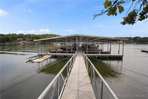 1409 Robyn CT, Osage Beach, MO 65065