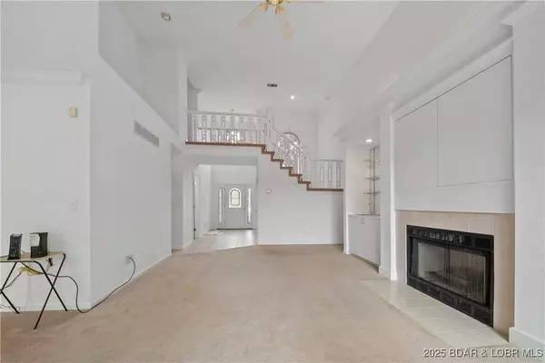 1409 Robyn CT, Osage Beach, MO 65065