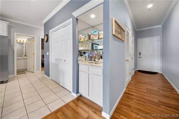 216 Lakeview Resort BLVD #1E, Sunrise Beach, MO 65079