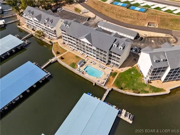 216 Lakeview Resort BLVD #1E, Sunrise Beach, MO 65079