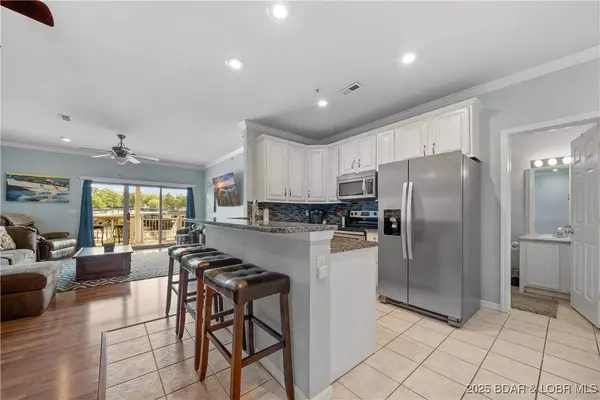 216 Lakeview Resort BLVD #1E, Sunrise Beach, MO 65079