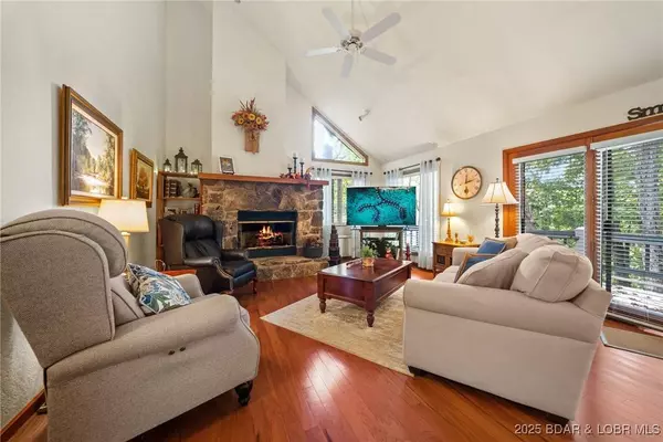 828 Foxhead Shores DR, Linn Creek, MO 65052