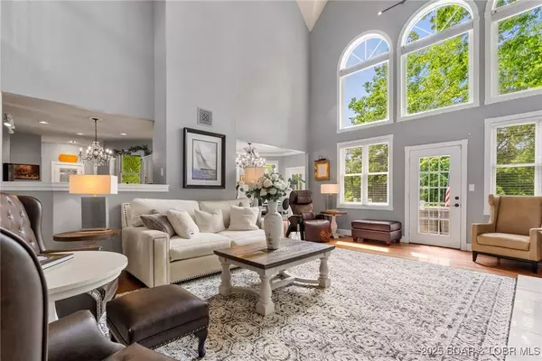 7 Lost Spike CT, Camdenton, MO 65020